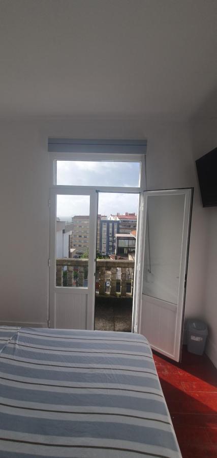 Habitacion Pequena Con Balcon Apartment Vigo Exterior photo